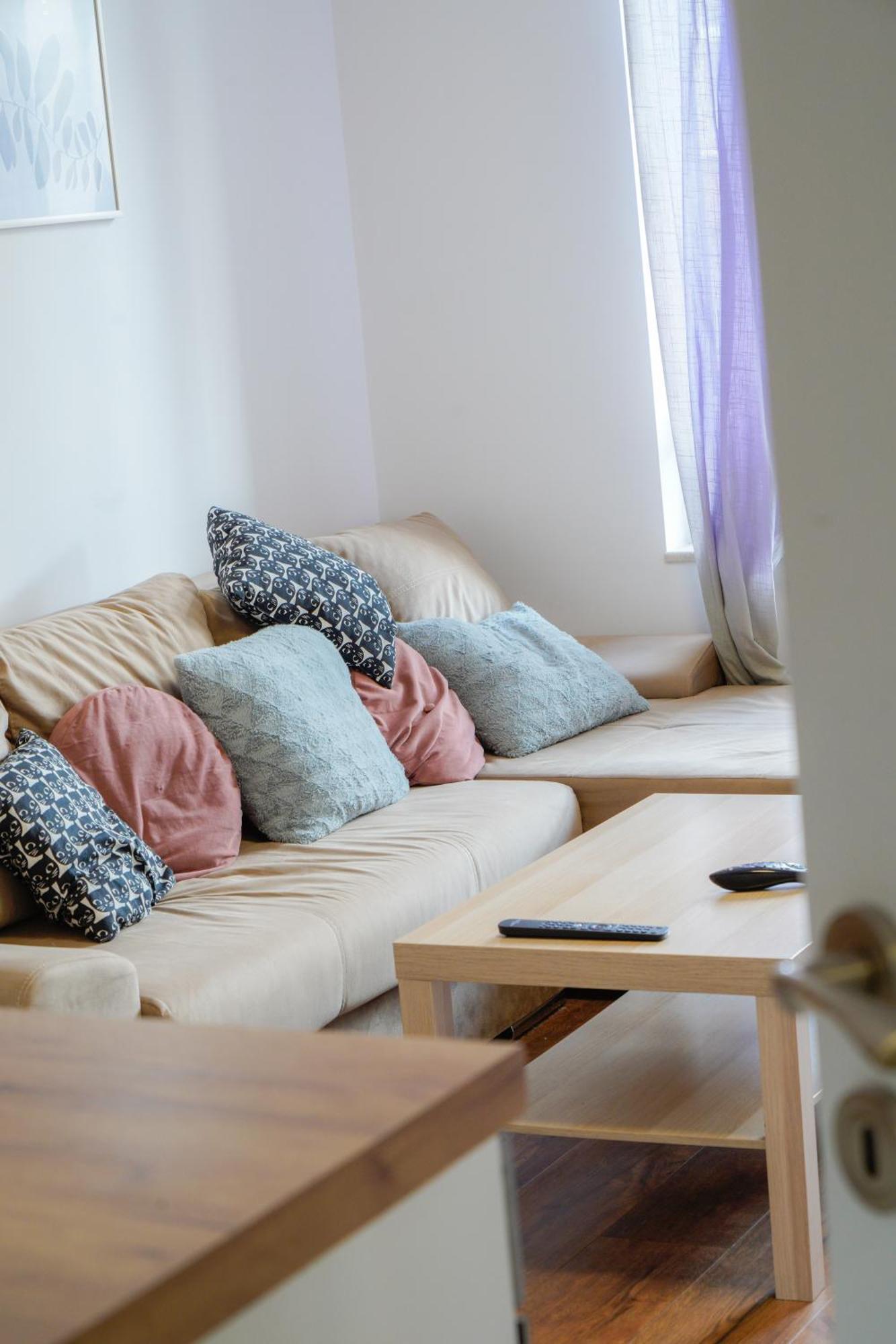 Central Cosy, Fully Renovated 2Bd Near The Cathedral 바르나 외부 사진