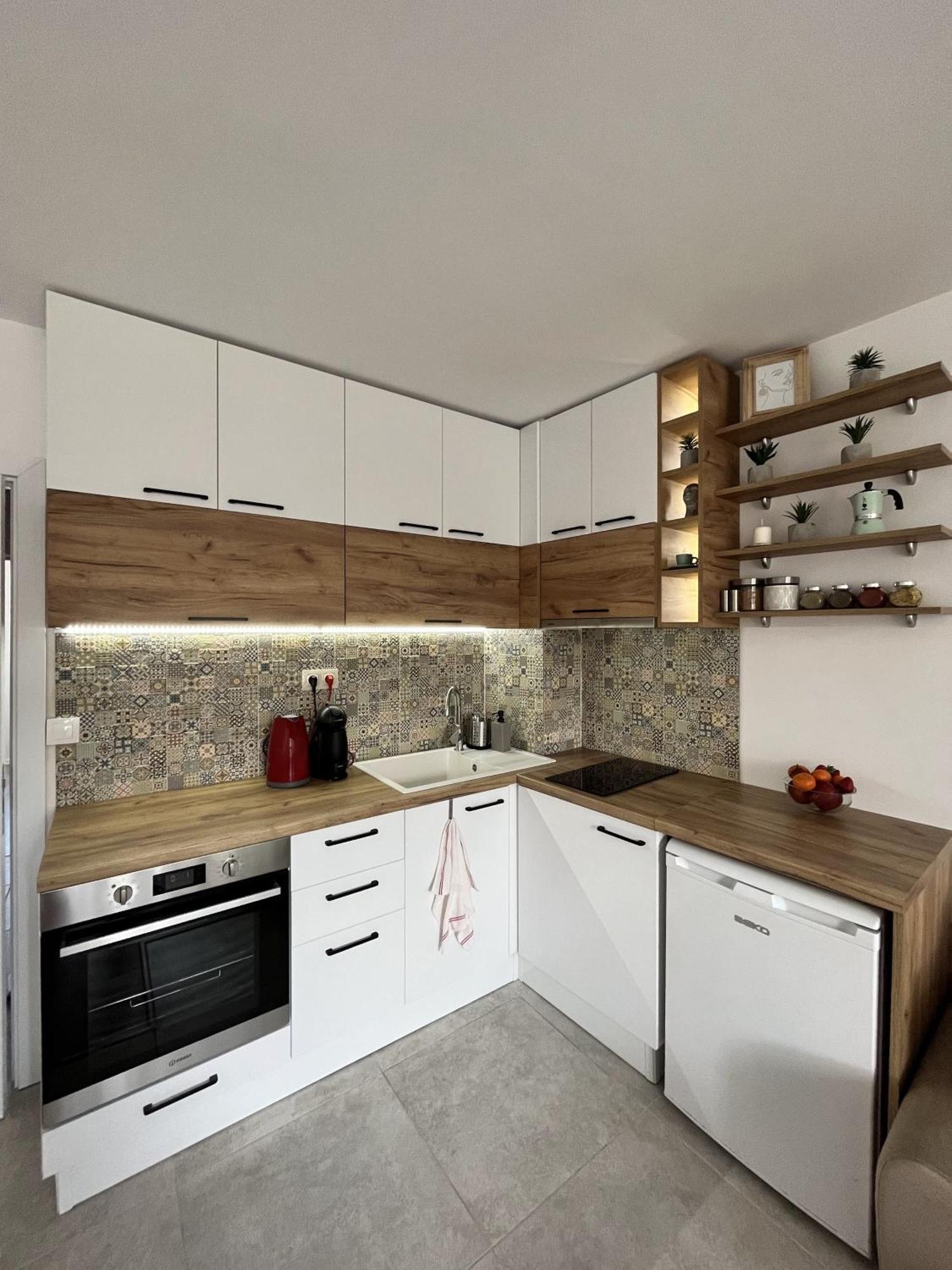 Central Cosy, Fully Renovated 2Bd Near The Cathedral 바르나 외부 사진